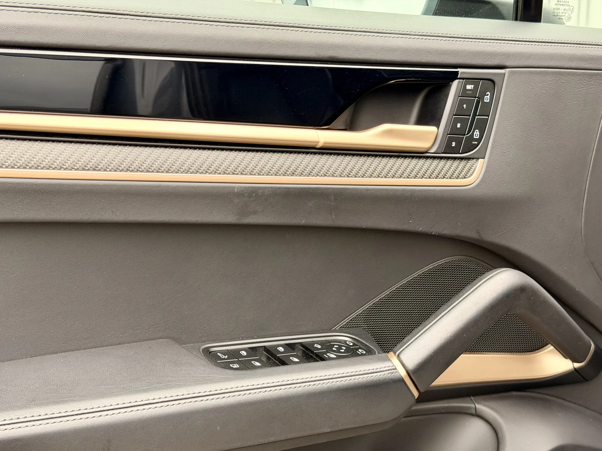 Porsche Cayenne hybride benzine leasen - Financial Lease | Autokan